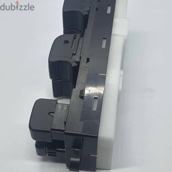 Nissan Tiida 2006 to 2012  power window switch سويك تيدا 3