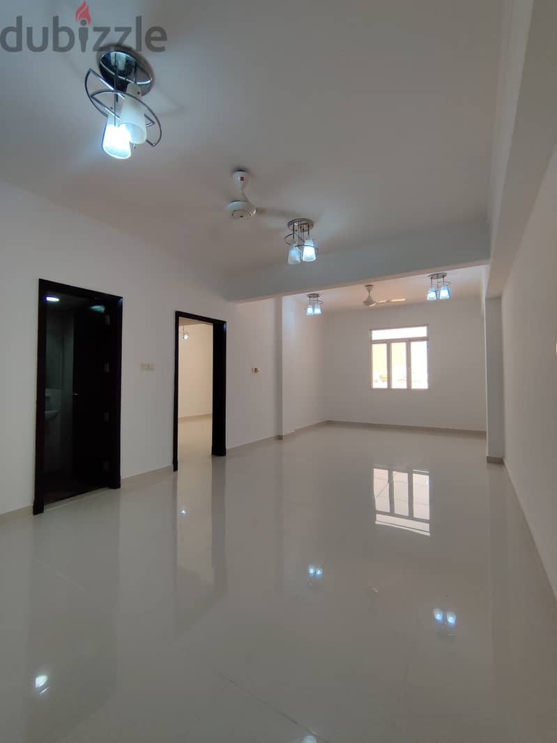 Budget-friendly: Cosy 1bhk next to BANK MUSCAT with GYM & SPLIT ACs 2