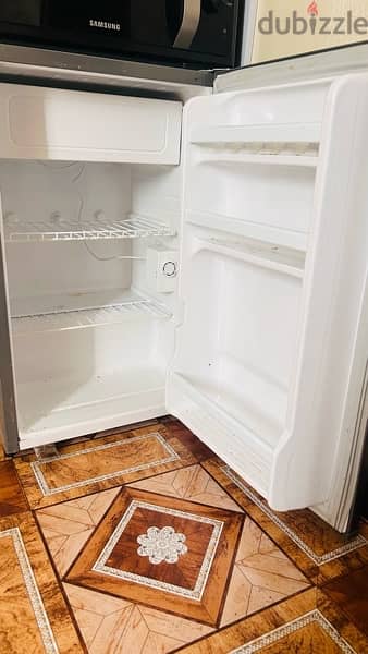 Daewoo Small fridge for sale in very good condition 2