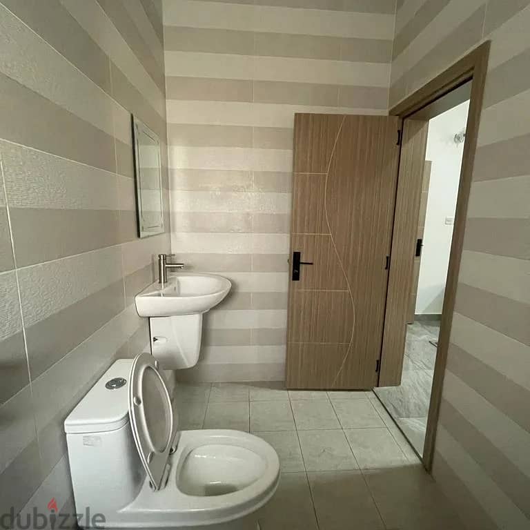 Golden opportunity for people of taste to rent a large studio in Al-Kh 8