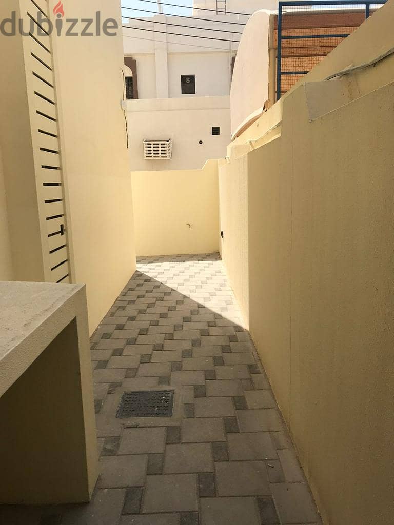 Golden opportunity for people of taste to rent a large studio in Al-Kh 9