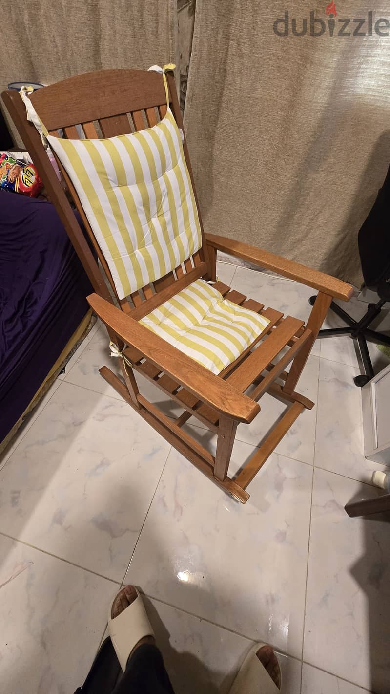 Wooden Rocking Chair 0