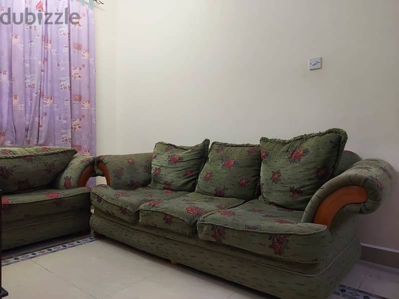 5 seater Sofa for Sale 0