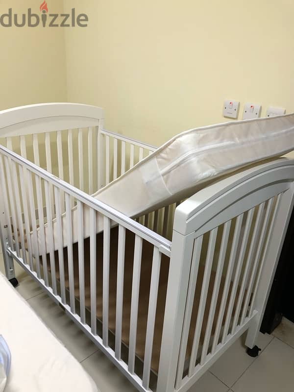 Juniors Crib with mattress 3