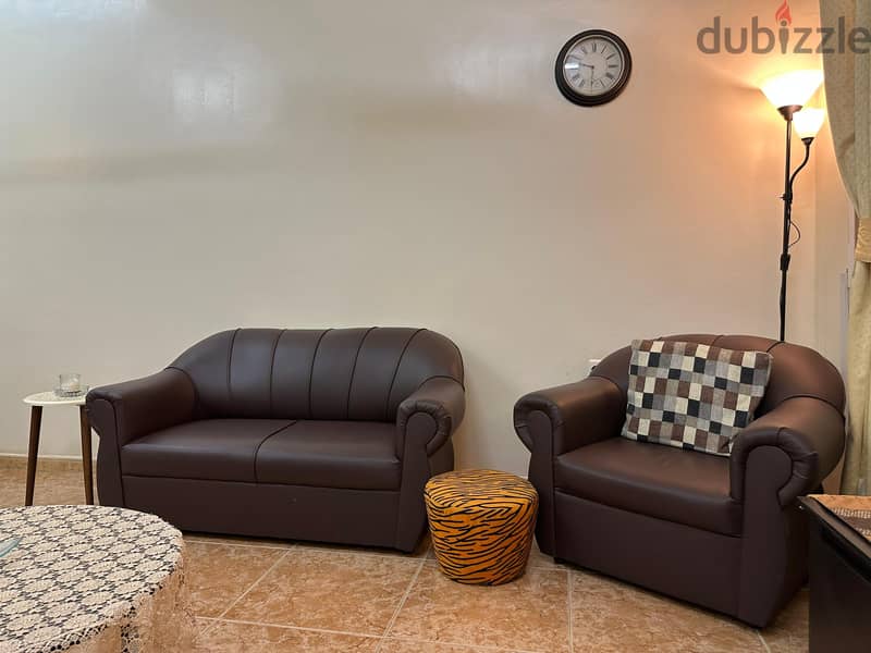 Used home furniture (like new)أثاث منزل مستعمل (يبدو كالجديد) 12