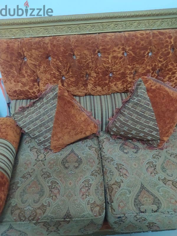 4 seater omani sofa 0