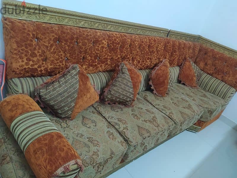 4 seater omani sofa 2