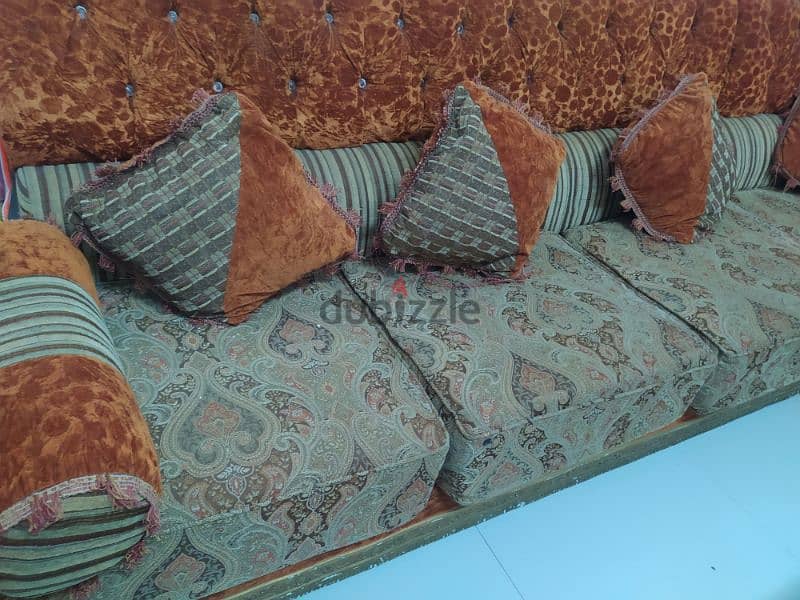 4 seater omani sofa 3