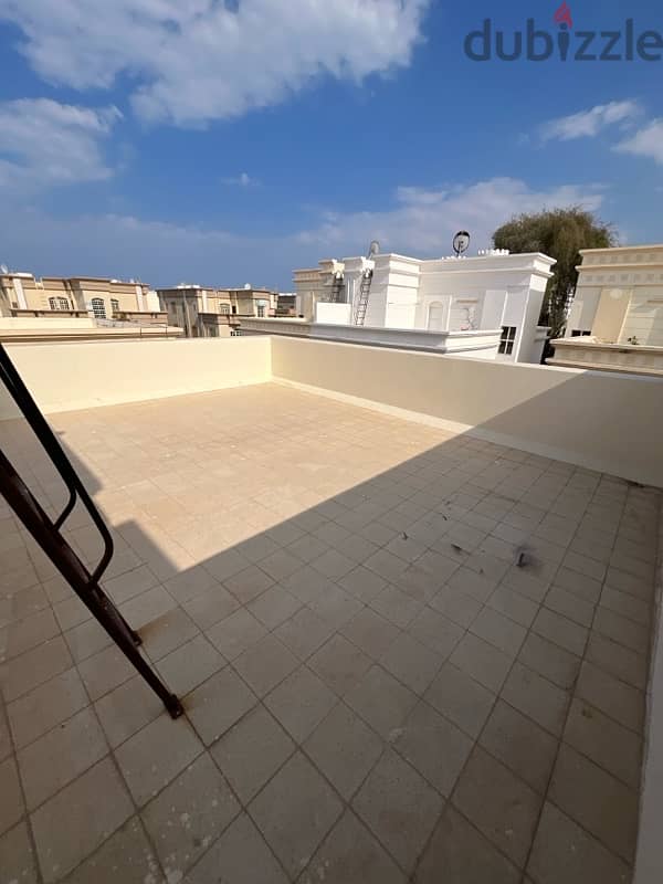 For rent, a villa in North Al-Ghubrah, 5 bedrooms 0