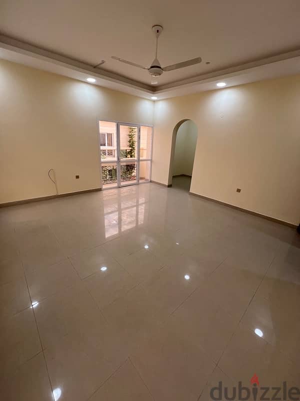 For rent, a villa in North Al-Ghubrah, 5 bedrooms 1