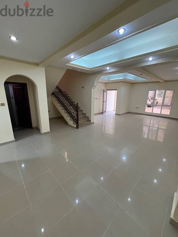 For rent, a villa in North Al-Ghubrah, 5 bedrooms 9