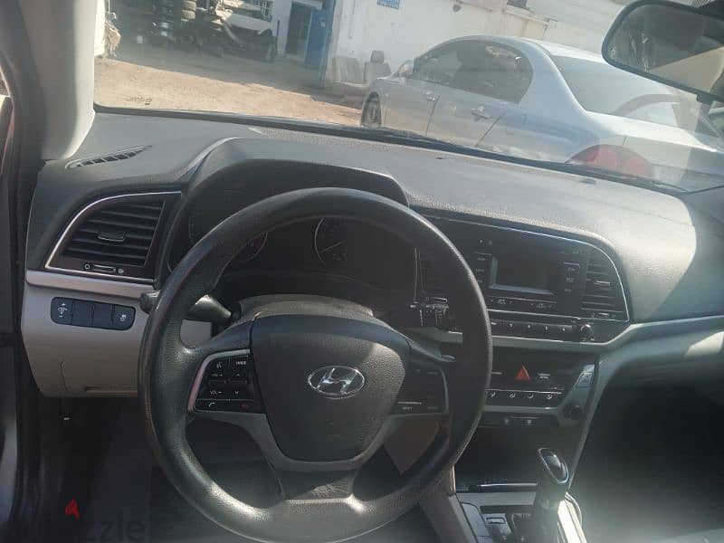 Hyundai Elantra 2017 4