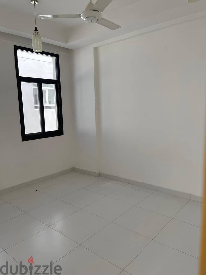 شقة للايجار في غلاء التجارية /FLAT FOR RENT IN GHALA 7