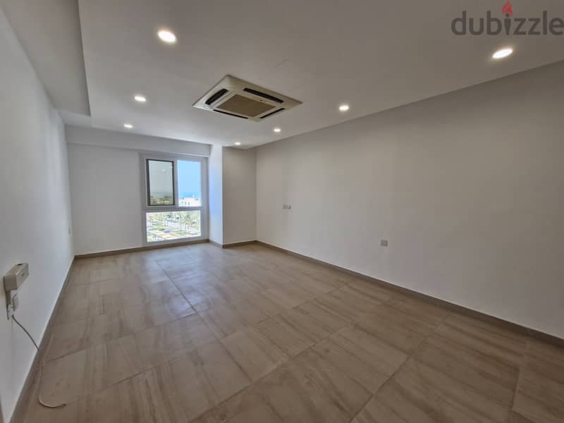 2 BR Charming Apartment in Ghubra with Shared Gym 4