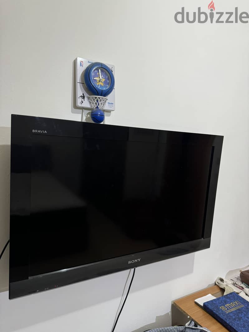 Sony Bravia 32 inch LCD TV 2