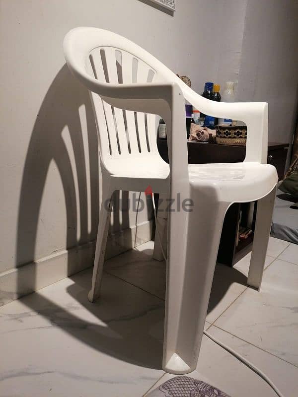 Sitting Chair For Sale Price Just Only. 0.800. Baisa 0