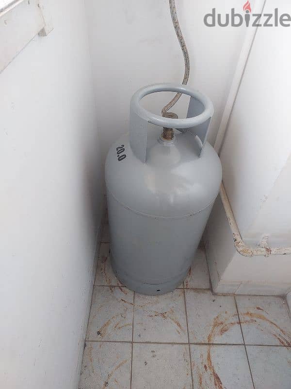 GAS CYLINDER filed and gas STOVE Stillness still have body available 0