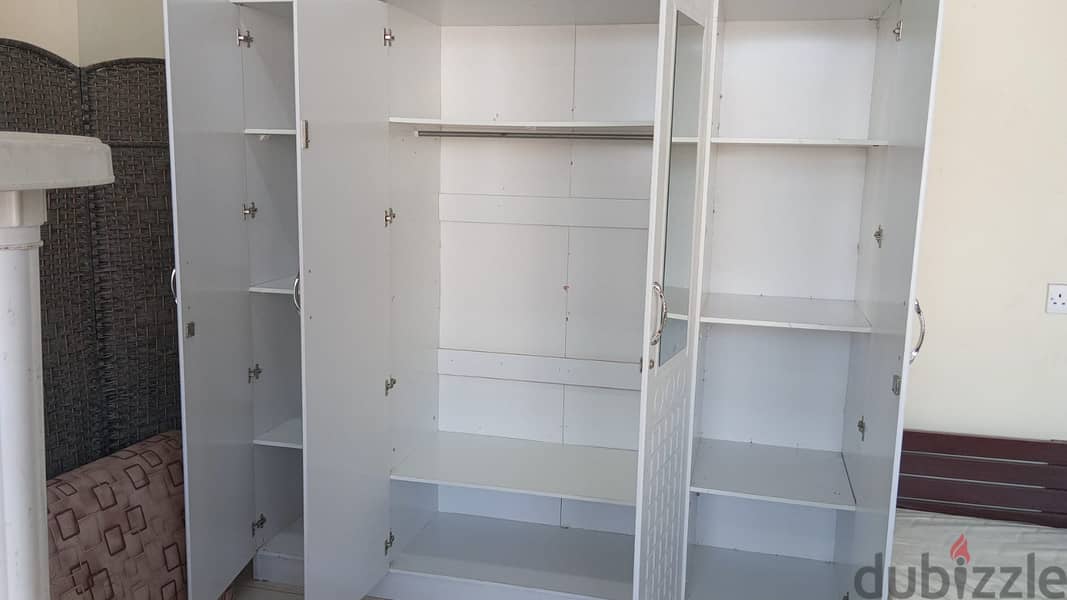 4 Doors cupboard, in used 2