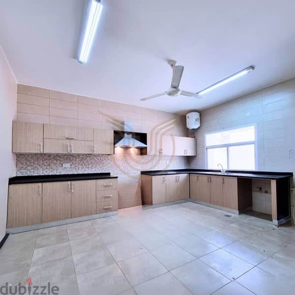 AL QURUM | LUXURY 6 BR VILLA FOR RENT 5