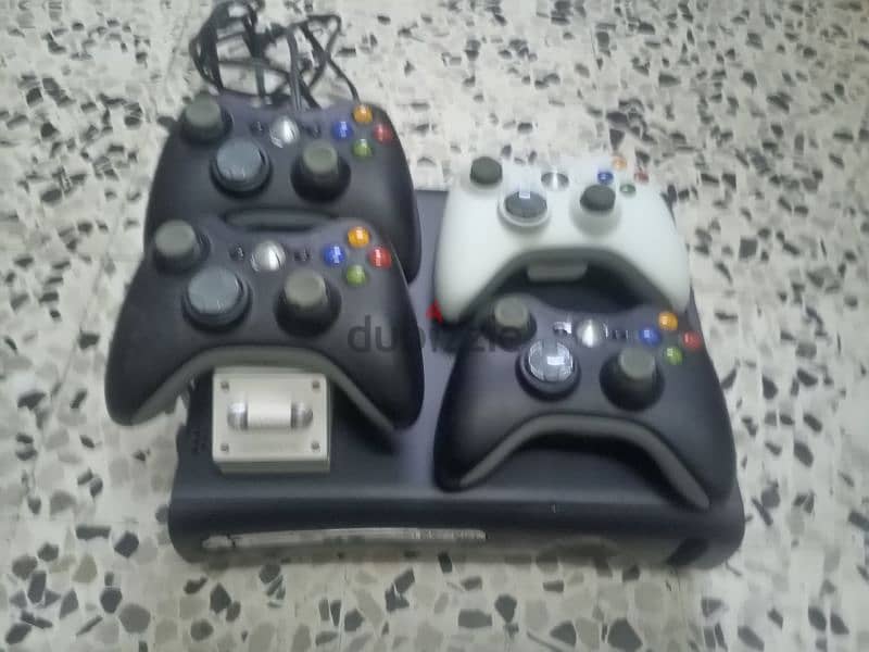 Xbox 360 4 controllers 2