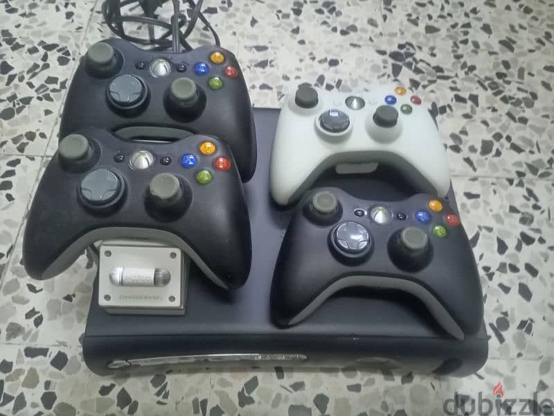 Xbox 360 4 controllers 3