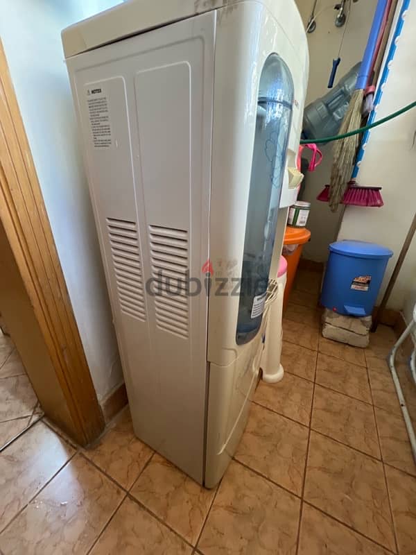 Cold and Hot water dispenser with Fridge 0