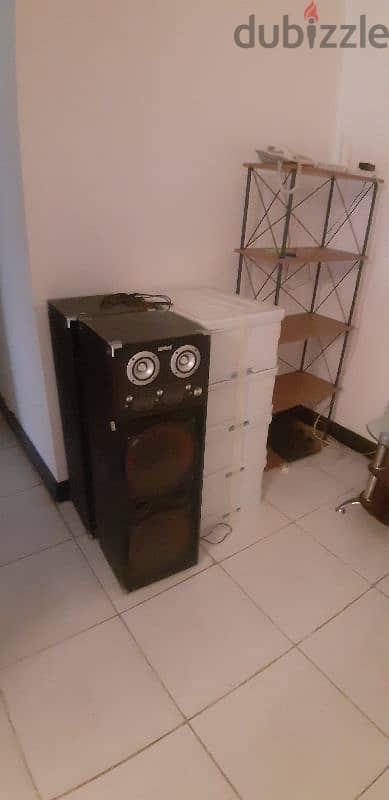 Sale of Used Sanford Speaker and Book Shelf 0