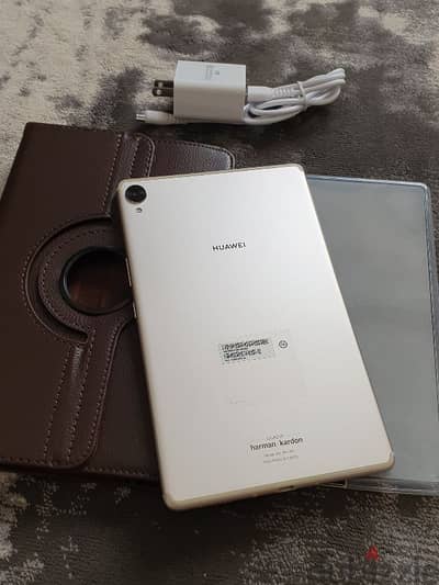 Huawei mediapad m6 8.4 64gb 4gb like new condition for sale or exchage