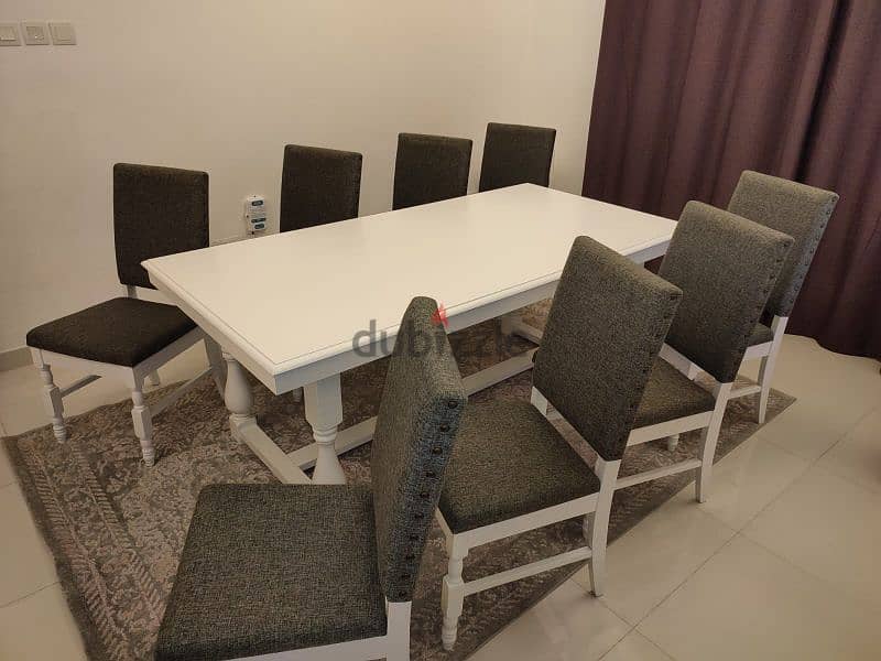 Dinning table with 8 chairs with carpet 9