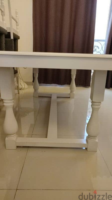 Dinning table with 8 chairs with carpet 10