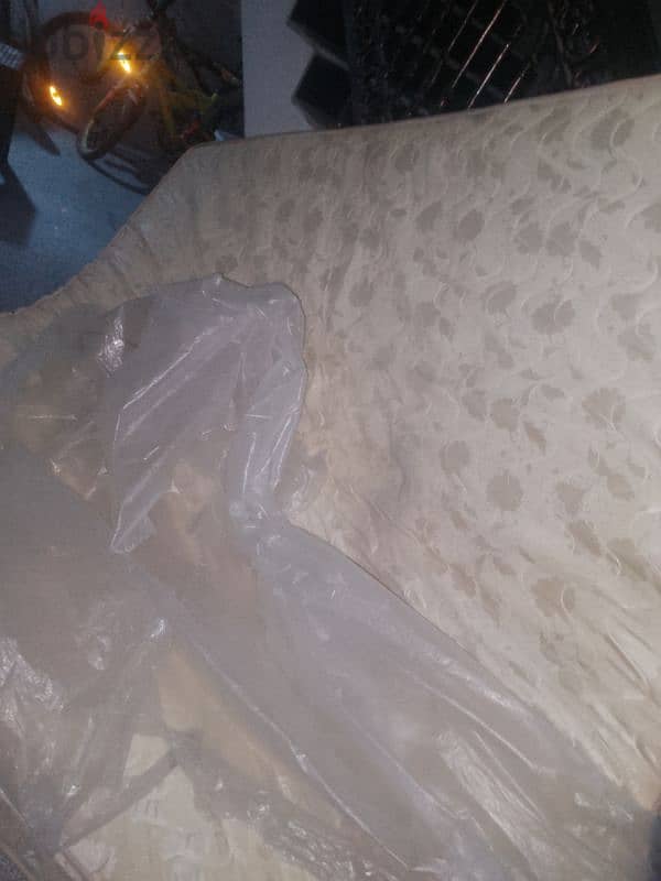 mattress for sale used 6 month like new 3