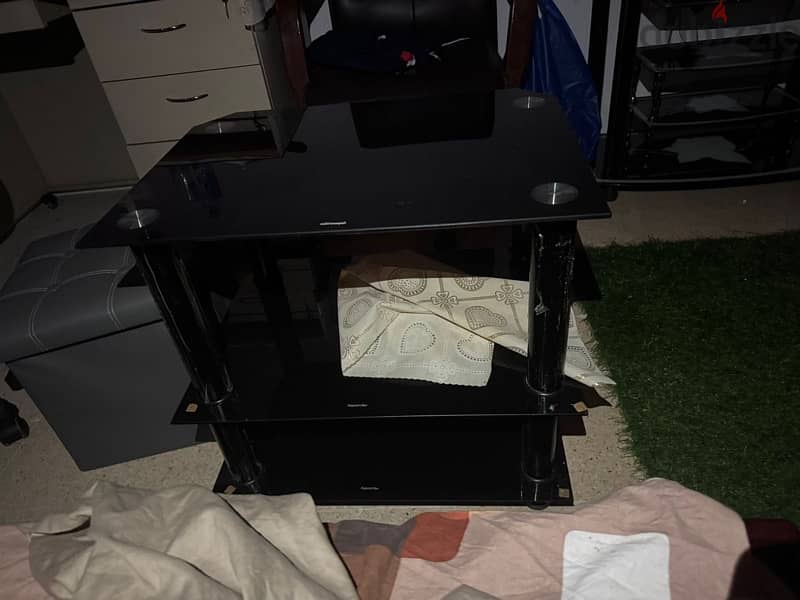 TV with Tv stand 3