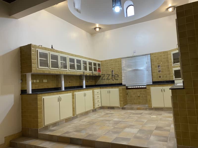 6me43-Authentic 4+1BHK Villa For Rent in Qurum 4