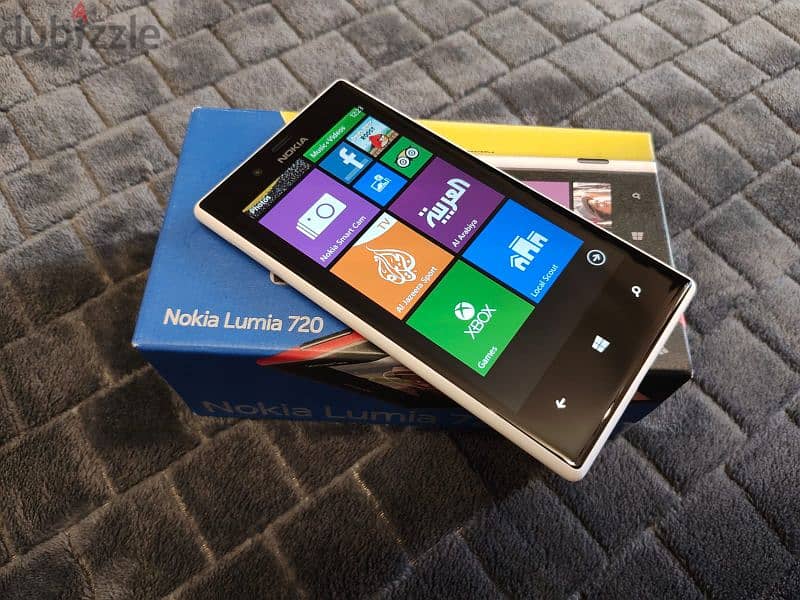 Super Stunning White Nokia Lumia 720 Brand New Never Used 0