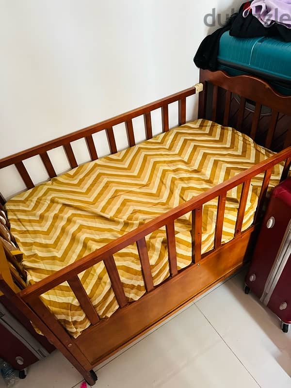 baby cot with bed  for sale 1