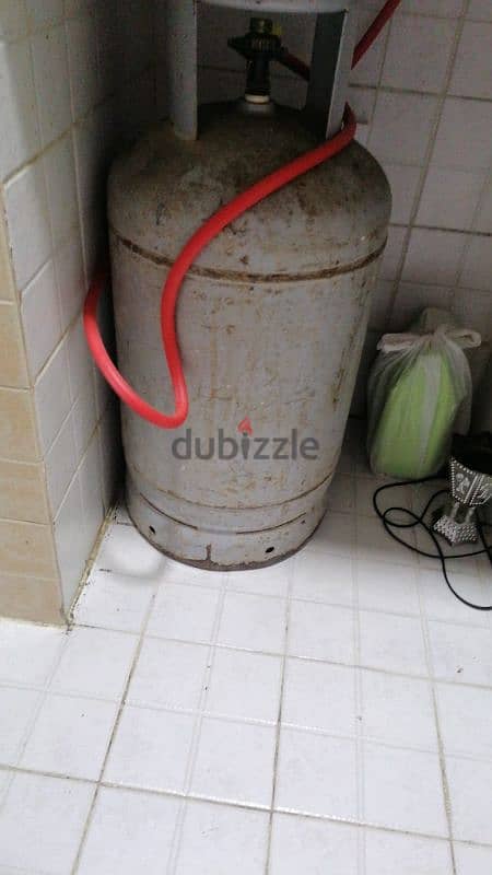 Gas Cylinder Full Gas Medium Gas Sotve For Sale 32 OMR 0