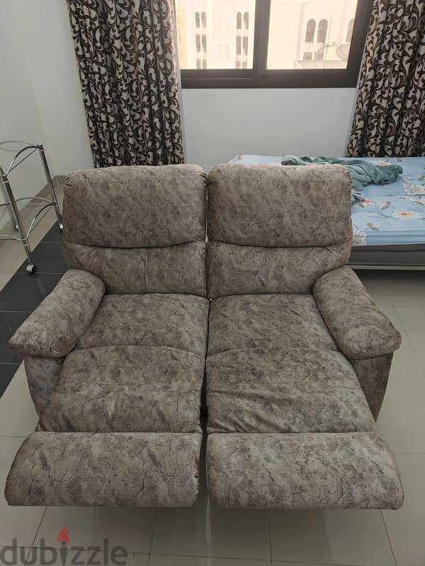 Recliner Sofa 2 set (2+3) with Dining Table 2