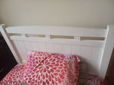 White Single bed and mattress