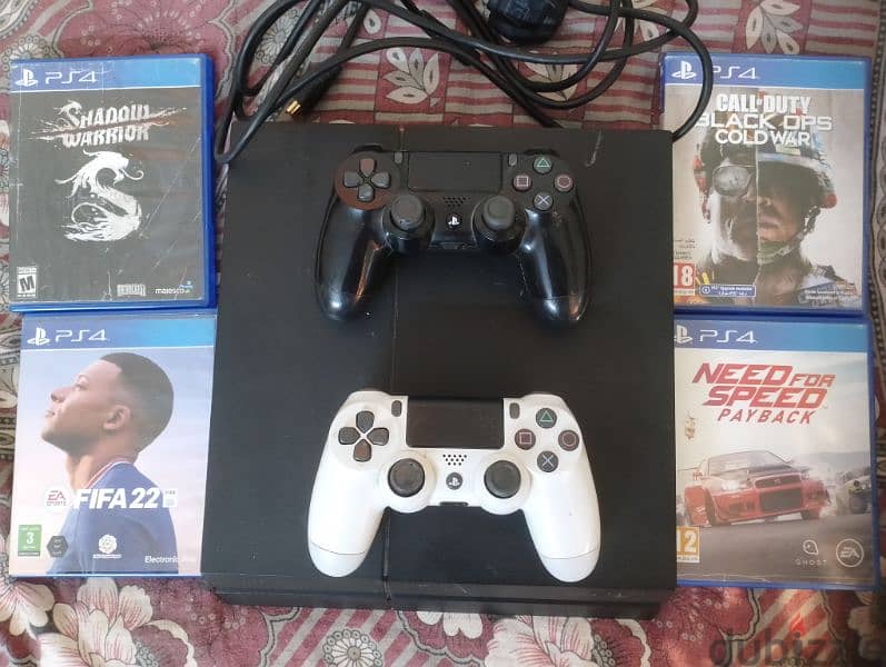 PS4 BUNDLE:Console,4 games,2 controllers- GREAT CONDITION 0