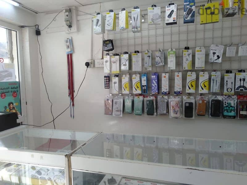 Mobile Shop is selling - wadi adia 7