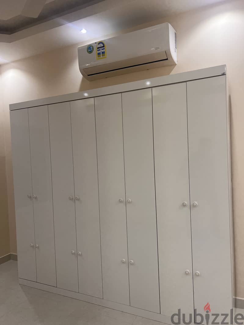 6 door Wardrobe for sale 0