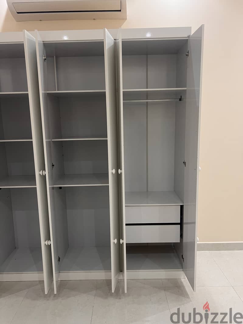 6 door Wardrobe for sale 1