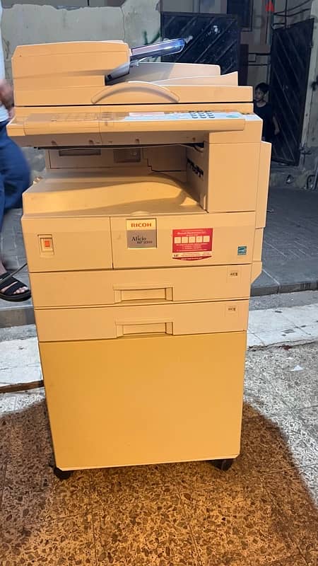 big printer in good and working condition 0