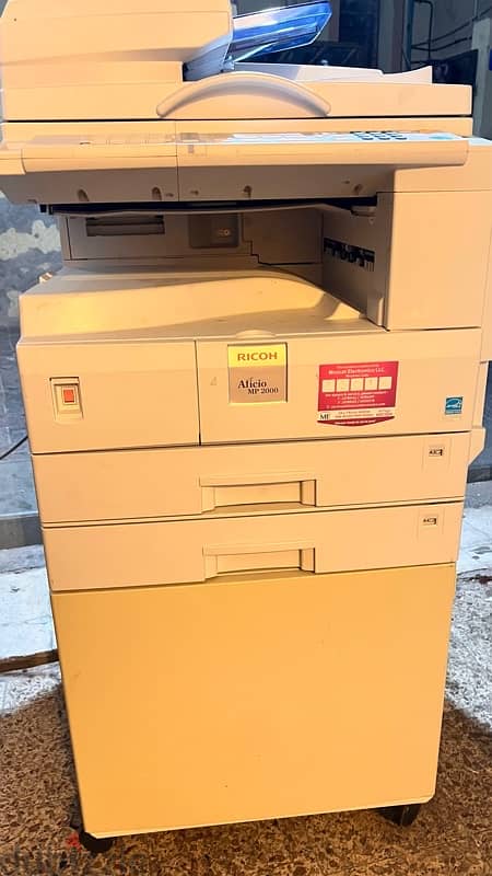 big printer in good and working condition 3