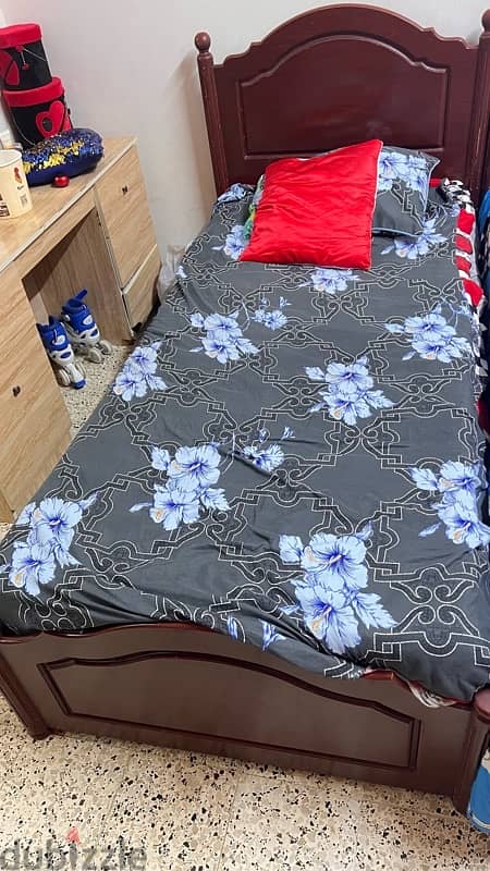 wodden single bed with mattress 0