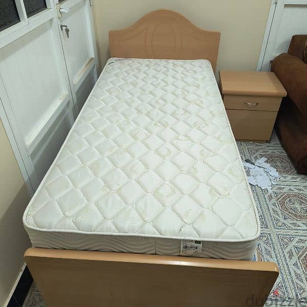 almost new mattress 0