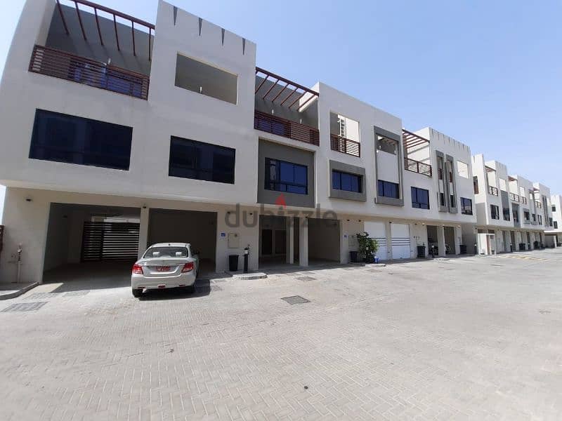 للايجار تاونهاوس السيب for rent towenhouse in Alseeb 2