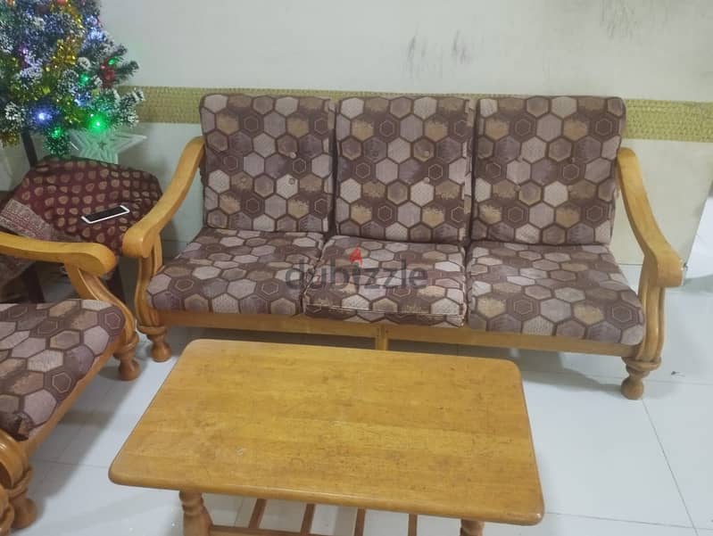 5-Seater Sofa with Matching Small Table for Sale 1