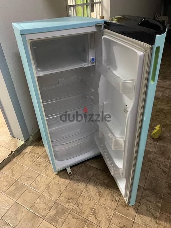 Almost new Samsung refrigerator 3