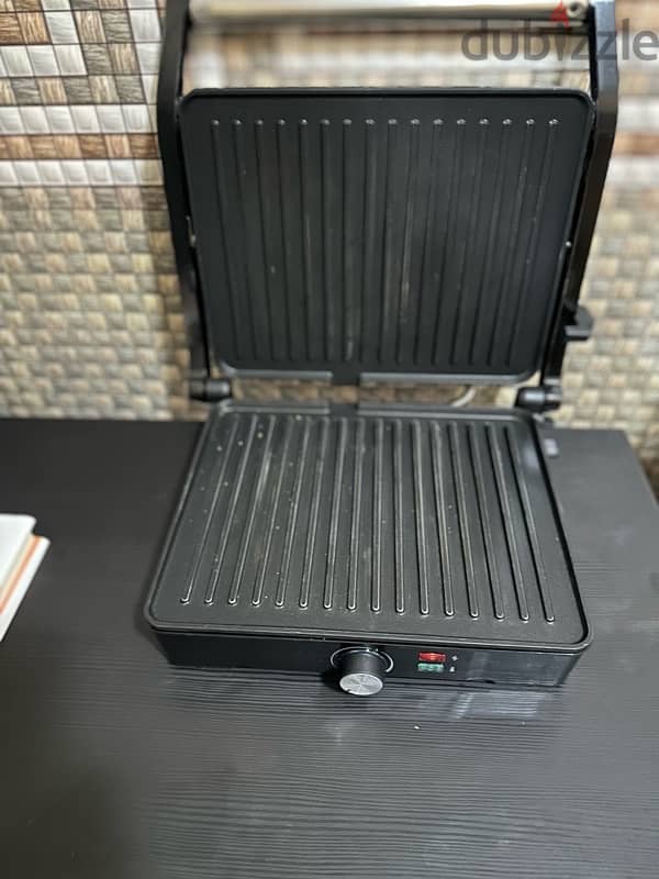 Kenwood Contact Grill 2000W, 3 adjustable Grill position 1